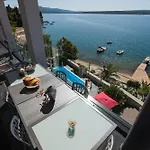 Daire Design-beachresort - With Pool - First Line To The Sea Maslenica