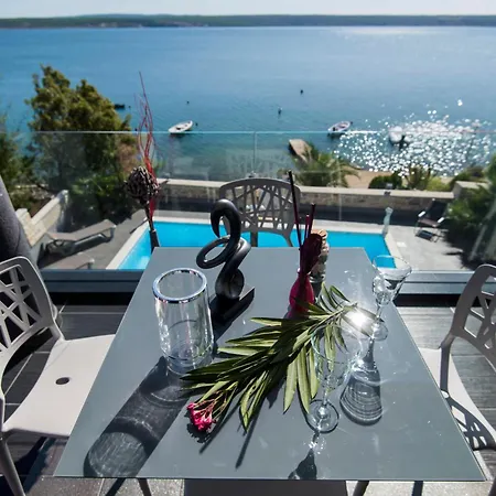 Design-beachresort - With Pool - First Line To The Sea Maslenica