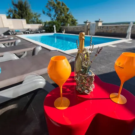 Design-beachresort - With Pool - First Line To The Sea Appartamento *