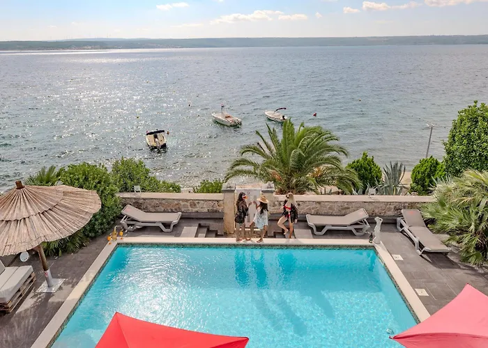 Design-beachresort - With Pool - First Line To The Sea Appartamento Maslenica