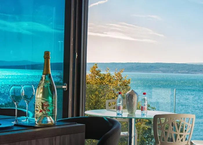 Design-beachresort - With Pool - First Line To The Sea 马斯莱尼察