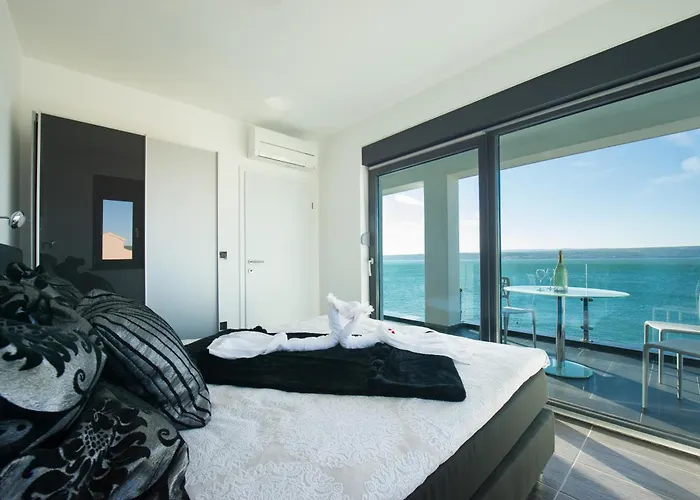 Appartamento Design-beachresort - With Pool - First Line To The Sea Maslenica