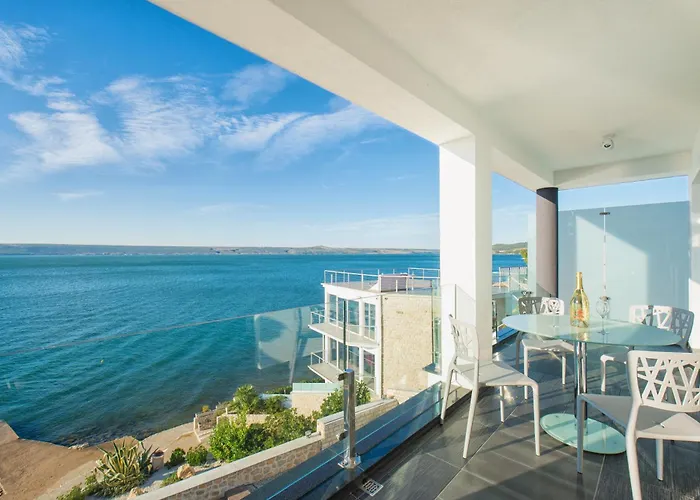 Design-beachresort - With Pool - First Line To The Sea Appartamento Maslenica