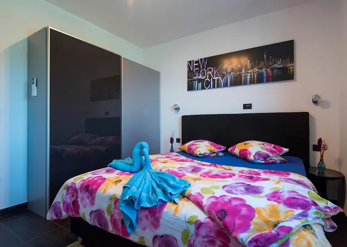 Design-beachresort - With Pool - First Line To The Sea * Maslenica