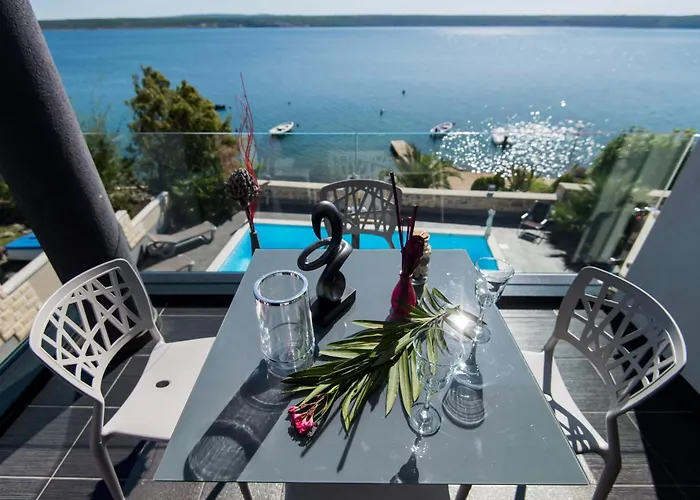 Design-beachresort - With Pool - First Line To The Sea Maslenica