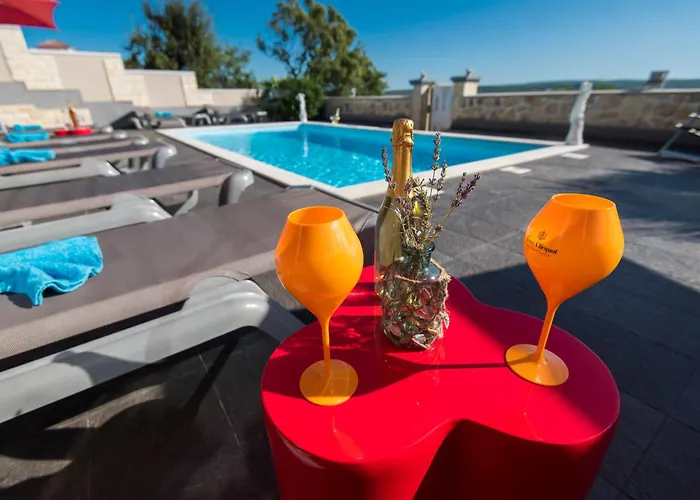 Design-beachresort - With Pool - First Line To The Sea Appartamento *