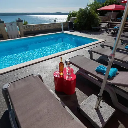 아파트 Design-beachresort - With Pool - First Line To The Sea